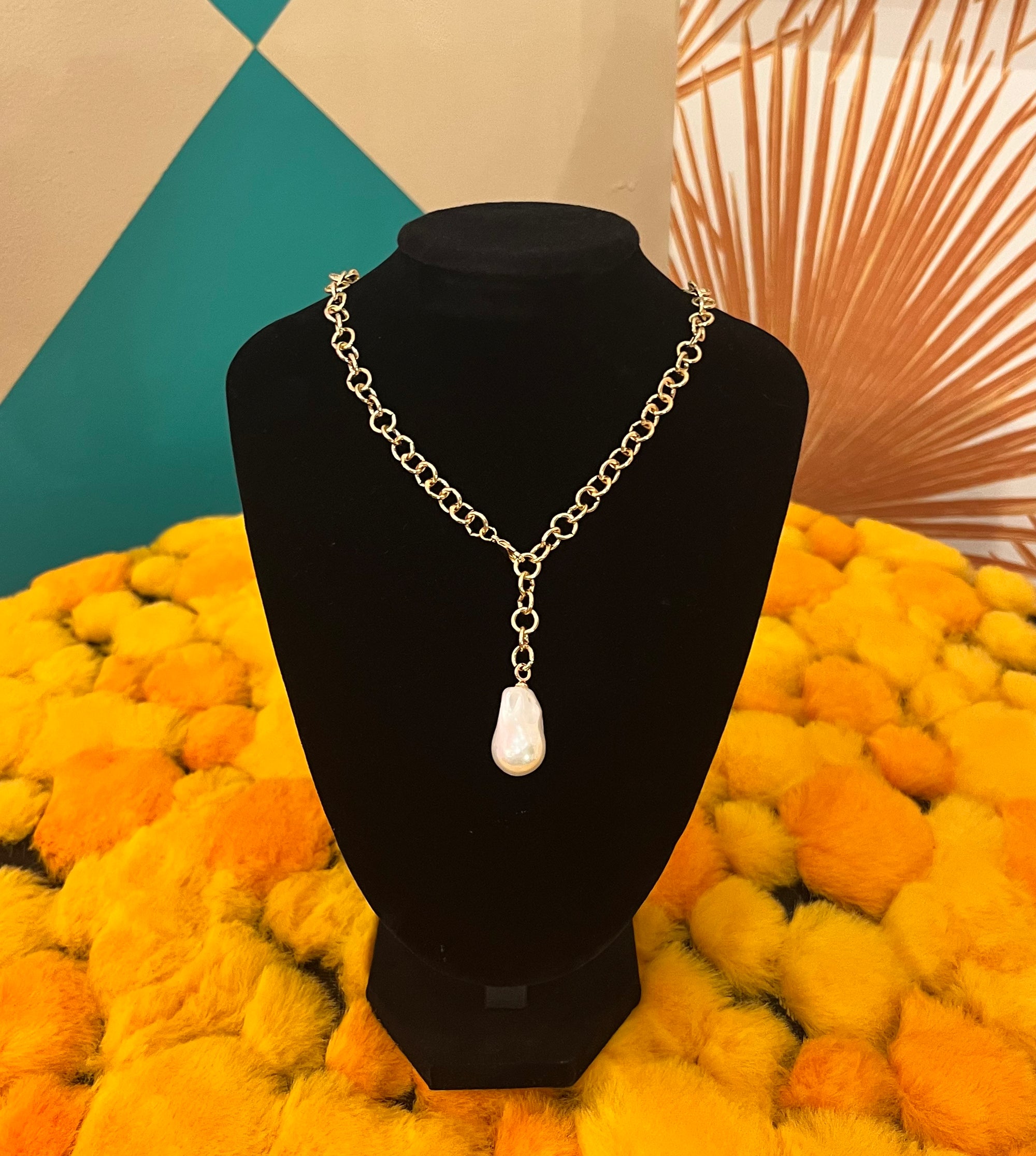 Pearl drop necklace