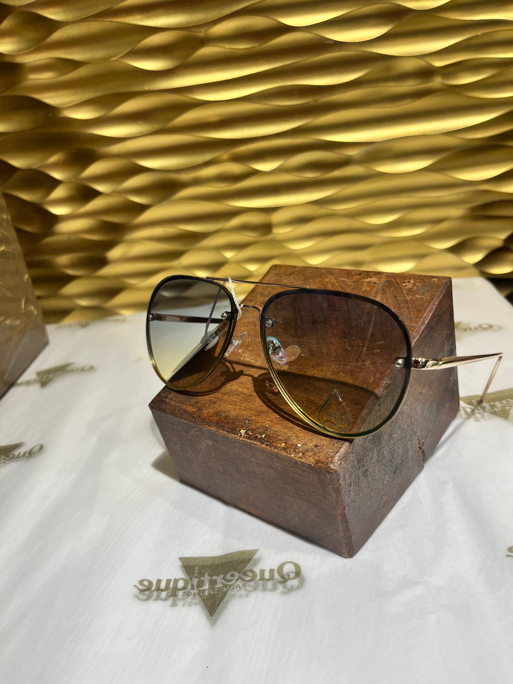 Rimmed aviator ombré glasses